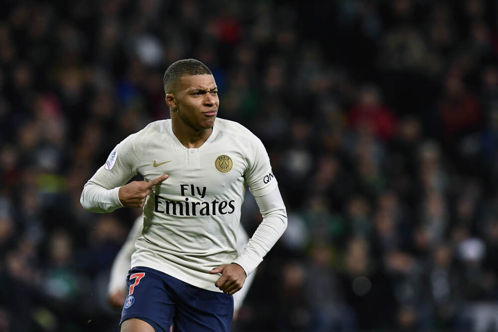 “斩杀线”下的白人交到200名中国女友: 背后暴露的问题无法忽视